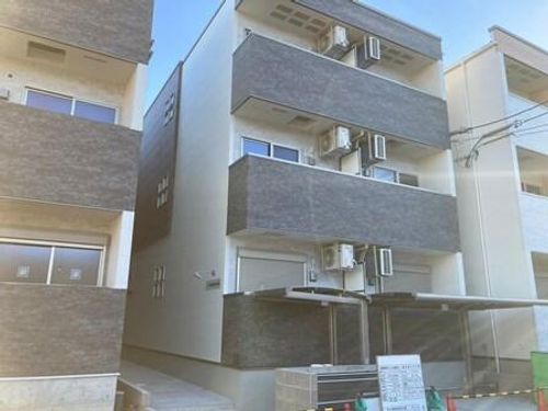 フジパレス阪急園田EAST1番館の外観