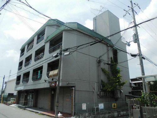 山一グリーンハイツの外観