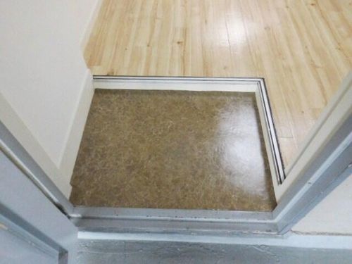 山一グリーンハイツの玄関