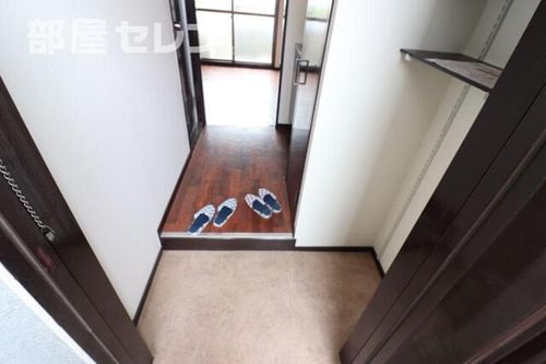 ドール神宮西902の玄関