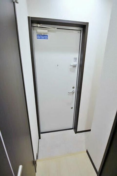 ソレイユ聖天下CB102の玄関