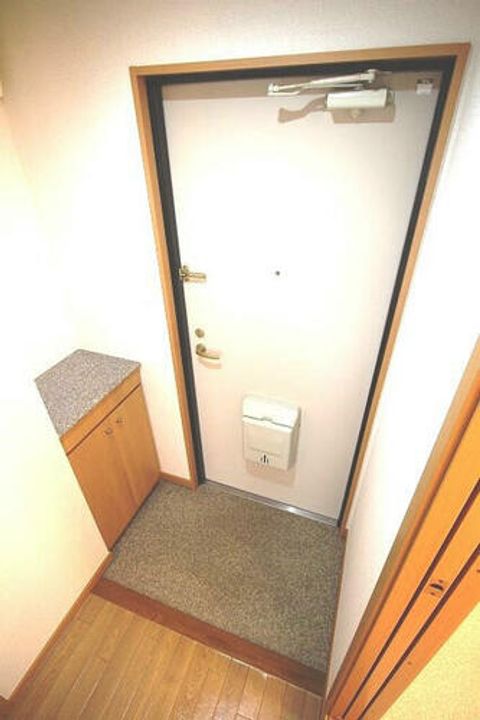 ベル アルモニー1番館の玄関