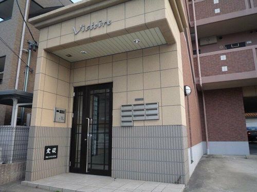 ヴィクトワールの玄関