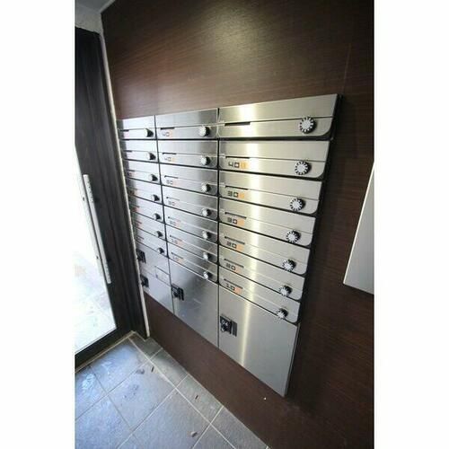 COMSA月寒中央の玄関