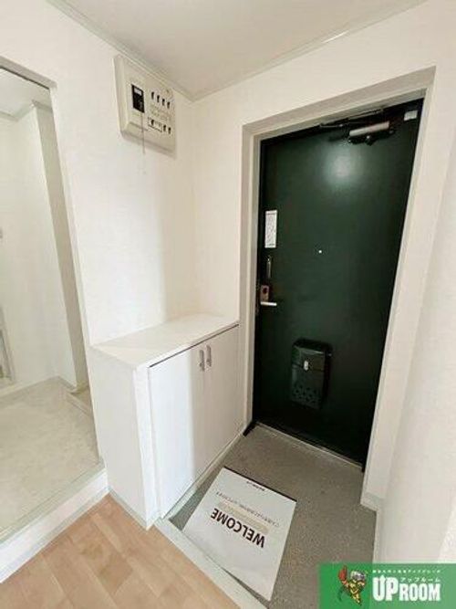 サンハイツ今枝の玄関