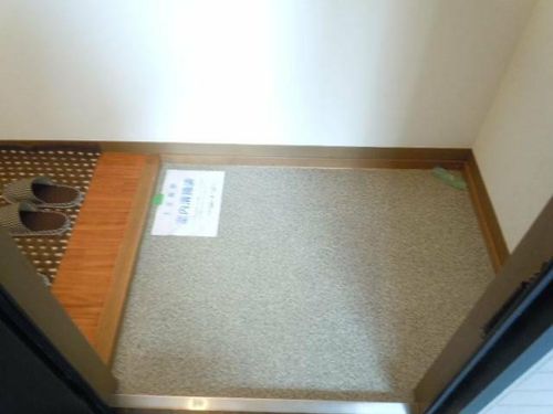 パラシオ愛芳の玄関