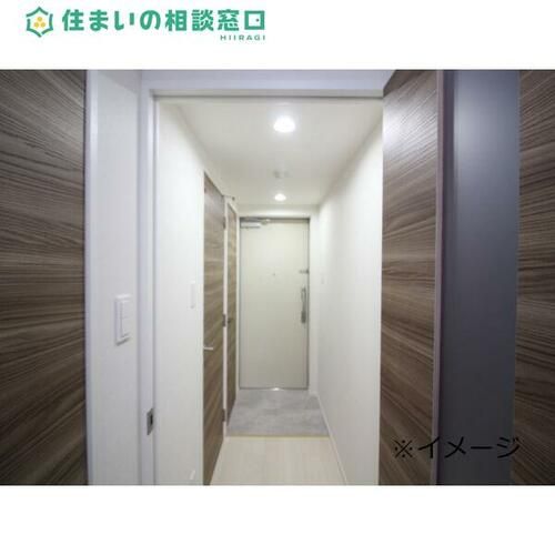 愛知県岡崎市羽根町字若宮(マンション)の賃貸物件の玄関