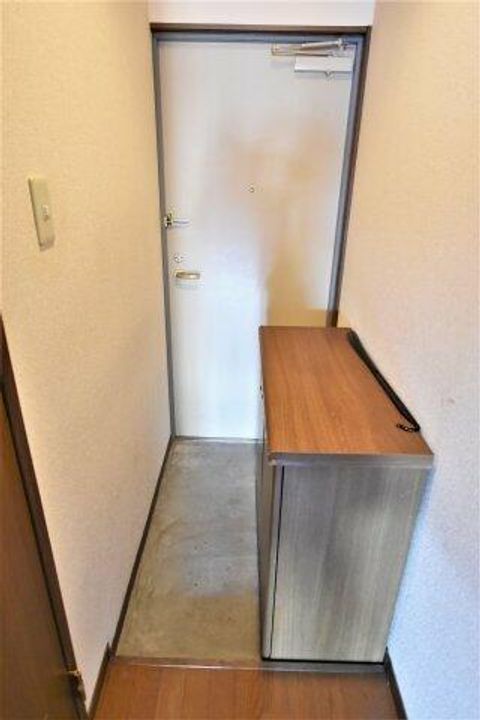 大阪府羽曳野市野々上2丁目(マンション)の賃貸物件の玄関