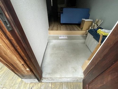 大阪府大阪市生野区中川西1丁目(一戸建)の賃貸物件の玄関