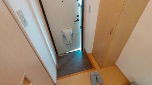 兵庫県川西市栄根2丁目(アパート)の賃貸物件の玄関