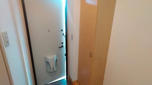 兵庫県川西市栄根2丁目(アパート)の賃貸物件の玄関