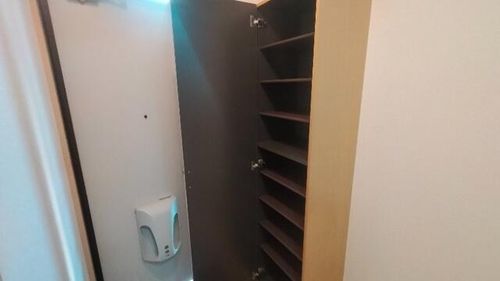 兵庫県川西市栄根2丁目(アパート)の賃貸物件の玄関