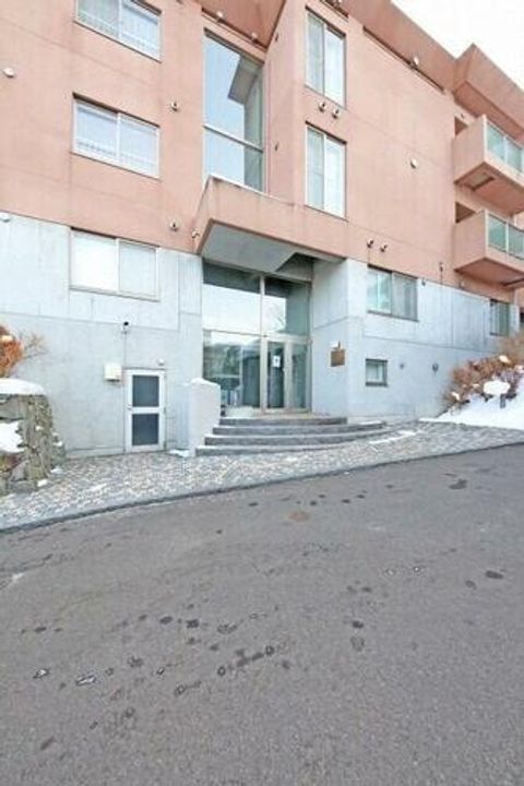 北海道札幌市中央区宮の森一条14丁目(マンション)の賃貸物件の玄関
