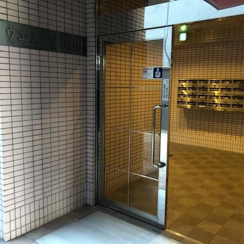 ウエストンビル304の玄関