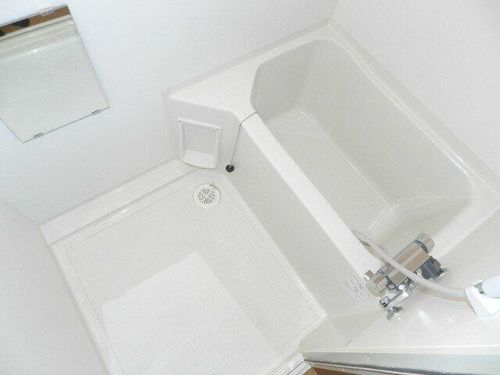 ラフィーネ知利別202の風呂