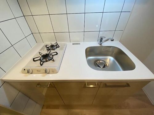 エスリード新大阪ザ・プレミアEASTのキッチン