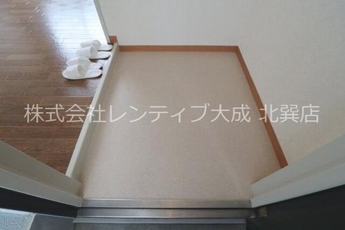 大阪府大阪市生野区勝山南4丁目(マンション)の賃貸物件の玄関