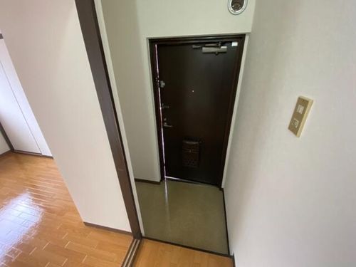 レジデンスミミーの玄関