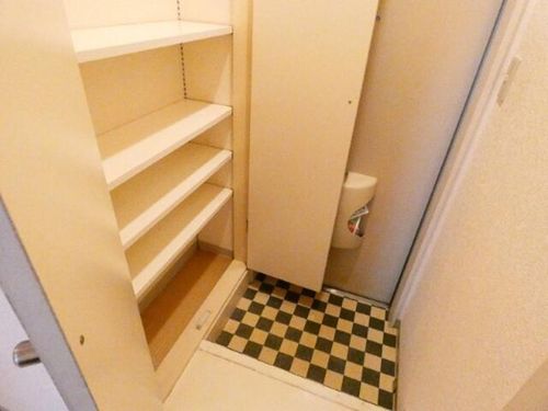 福岡県太宰府市石坂1丁目(アパート)の賃貸物件の玄関