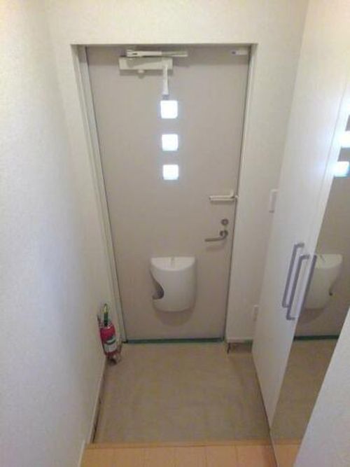 北海道札幌市西区西町南18丁目(アパート)の賃貸物件の玄関