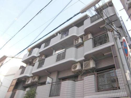 コニファーコート吉村の外観