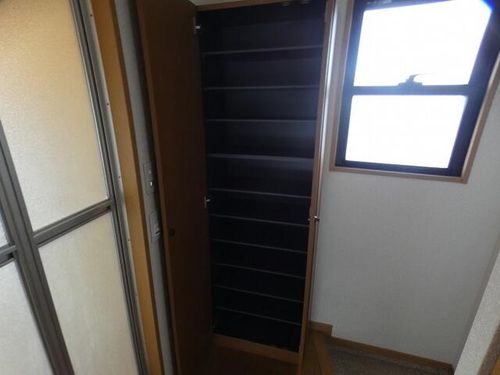 福岡県大野城市東大利1丁目(マンション)の賃貸物件の玄関