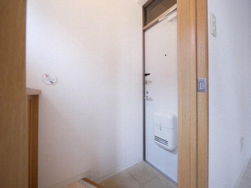 グロワール中の島102の玄関