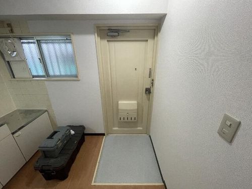 エビスハイツの玄関