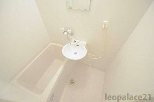 レオパレスボムール305の風呂