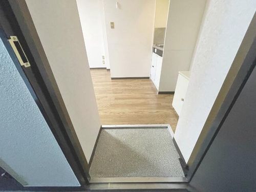 大阪府大阪市城東区関目5丁目(マンション)の賃貸物件の玄関