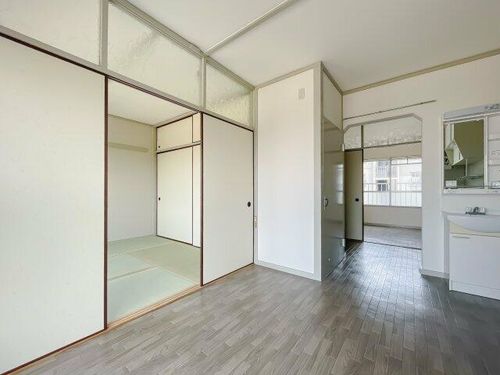 公社賃貸SMALIO 貝塚中央3-305の居間