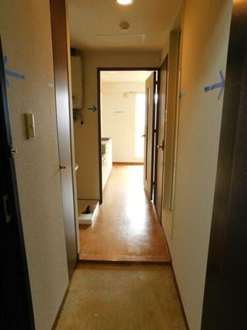 グランベル美園501の玄関