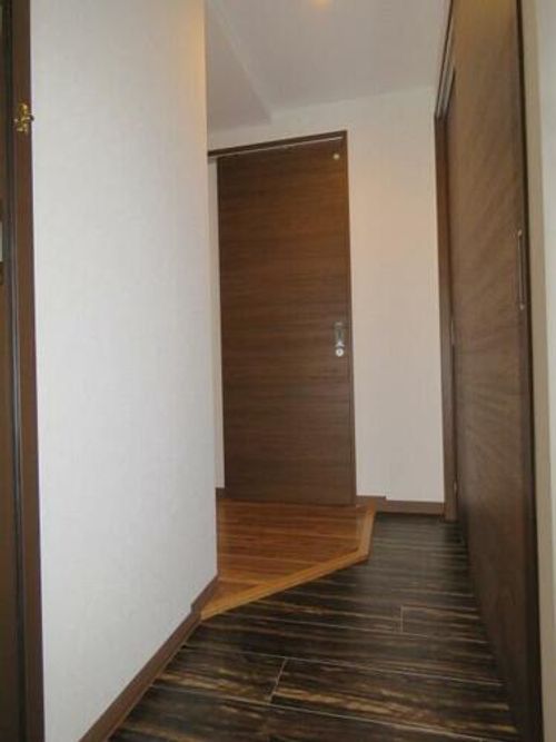 フランセレジデンシア スイート南麻生S401の玄関