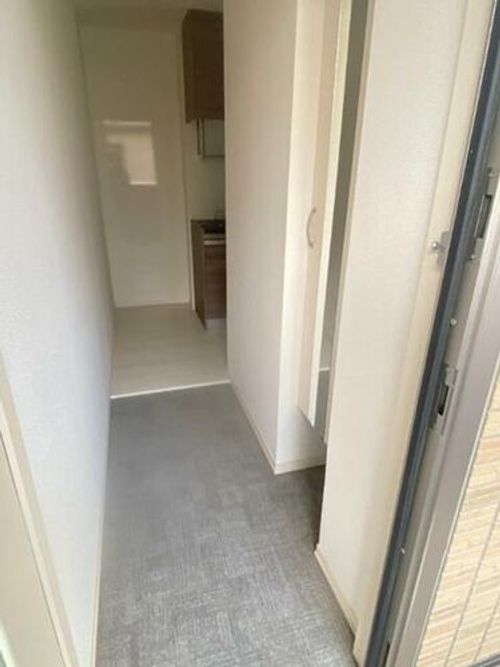 大阪府茨木市中総持寺町(アパート)の賃貸物件の玄関