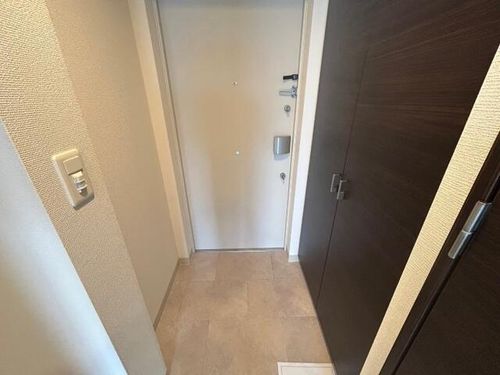 エステムコート阿波座プレミアムの玄関