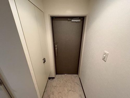 フォーチュン心斎橋イーストの玄関