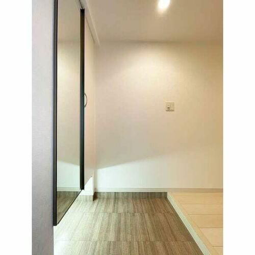 福岡県太宰府市宰都1丁目(マンション)の賃貸物件の玄関