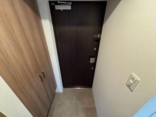 ワールドアイ難波City Gateの玄関