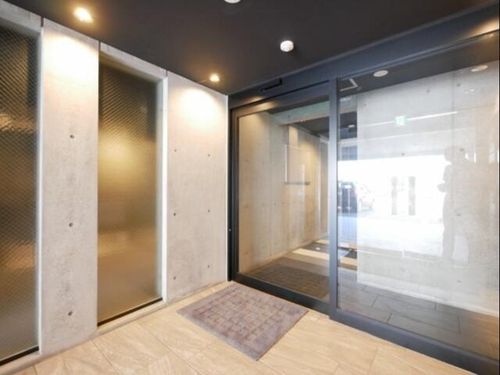 フェーラシュヴァル平岸の玄関