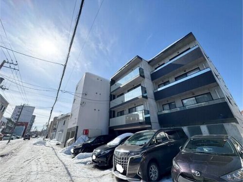 フェーラシュヴァル平岸の外観