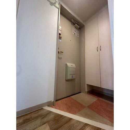 グランメール本郷通8南BSの玄関