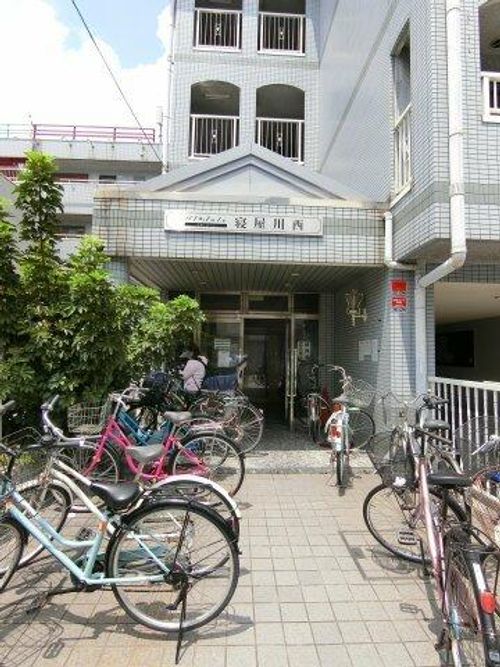 イルソーレ寝屋川西の玄関