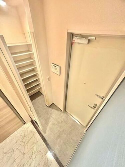大阪府堺市北区百舌鳥西之町1丁(アパート)の賃貸物件の玄関