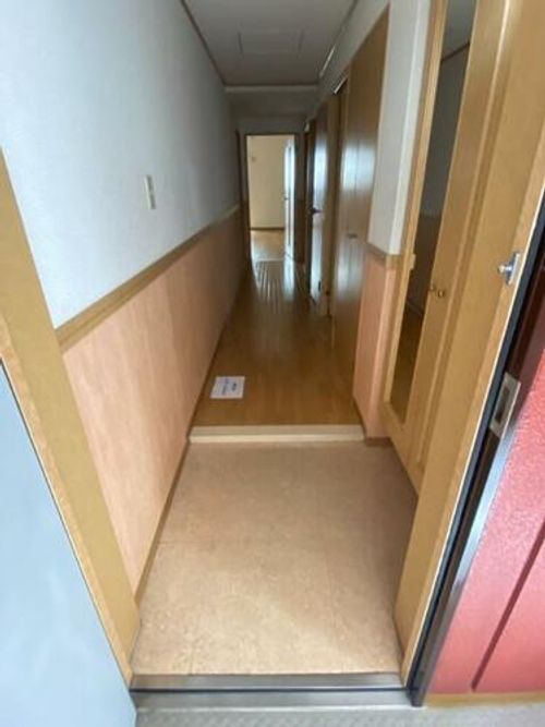 プラージュキシダの玄関