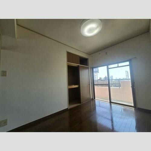 グランド三栄の内装