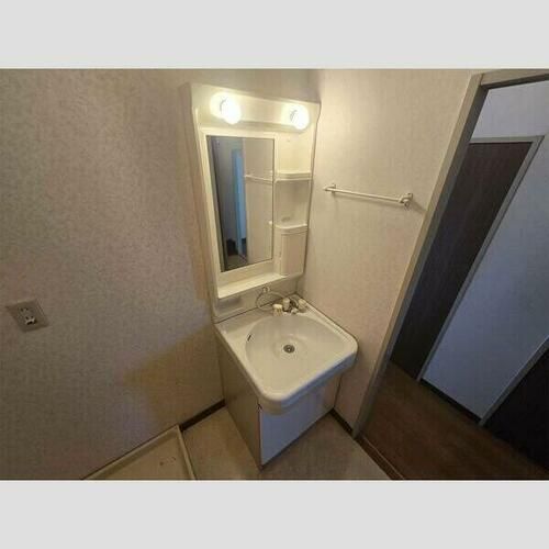 グランド三栄の内装