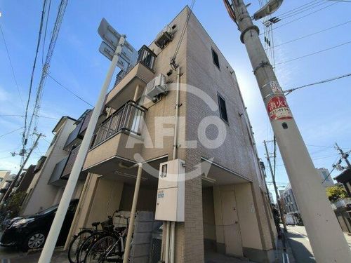 ウイステリア野田2番館の玄関
