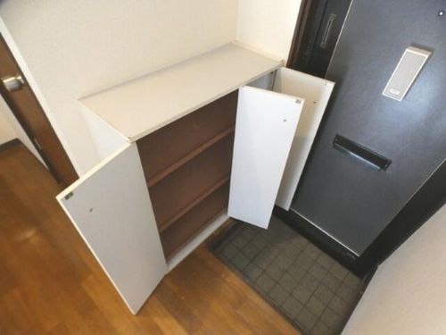 福岡県大野城市雑餉隈町1丁目(アパート)の賃貸物件の玄関