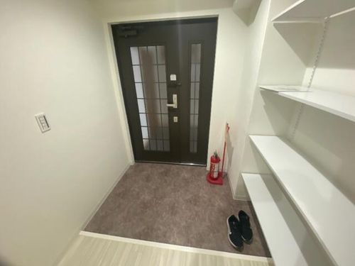 新豊里ハイツの玄関