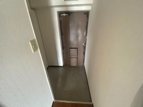 新豊里ハイツの玄関